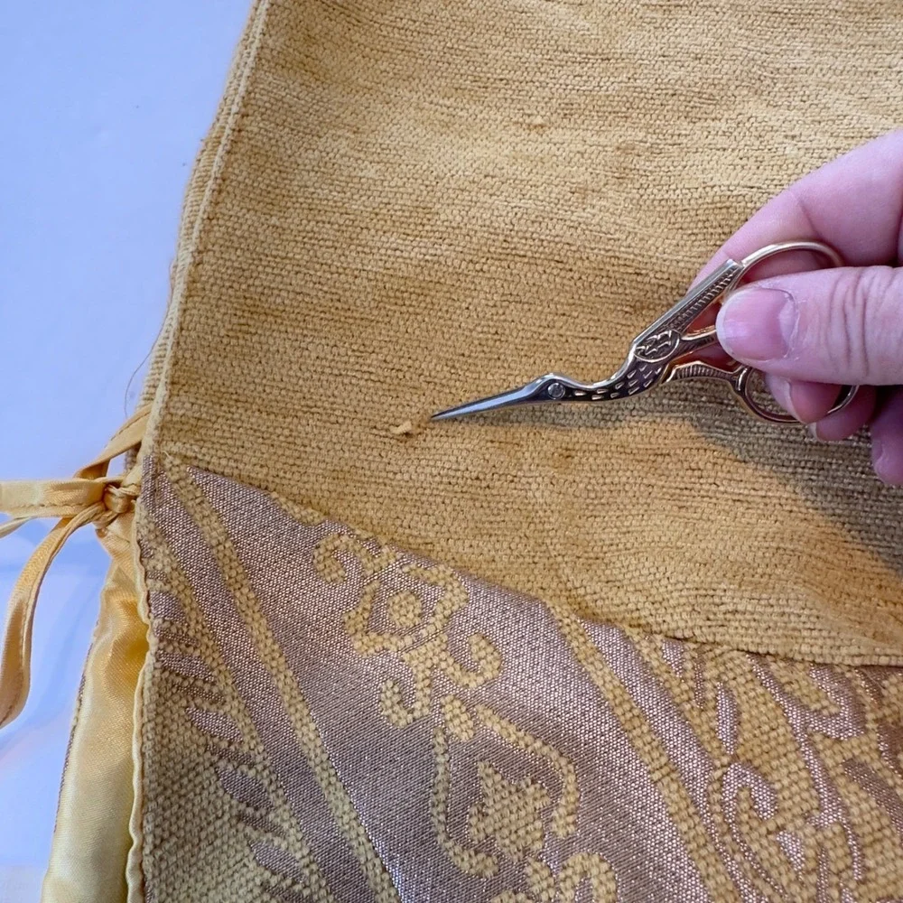 Gold Chenille Christmas‎ Tree Skirt Damask Jacquard Border Metallic Rope Trim